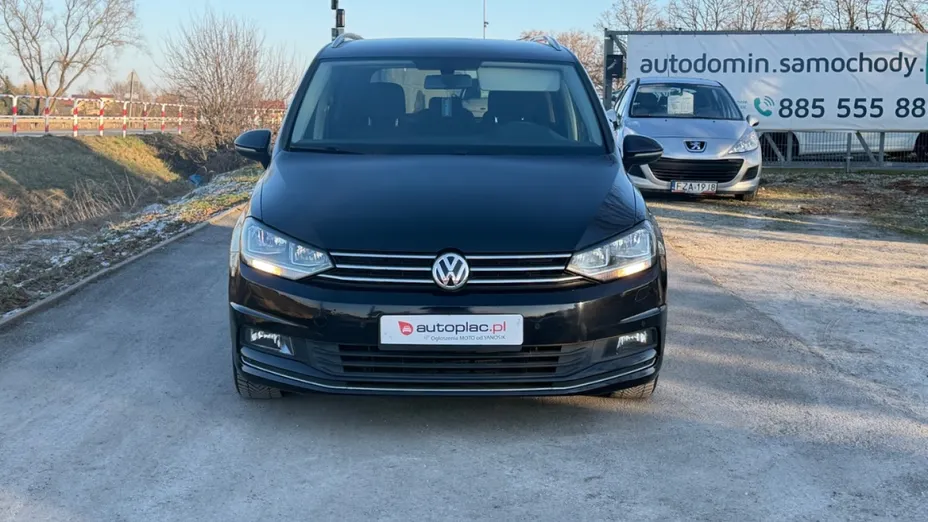 VOLKSWAGEN Touran -