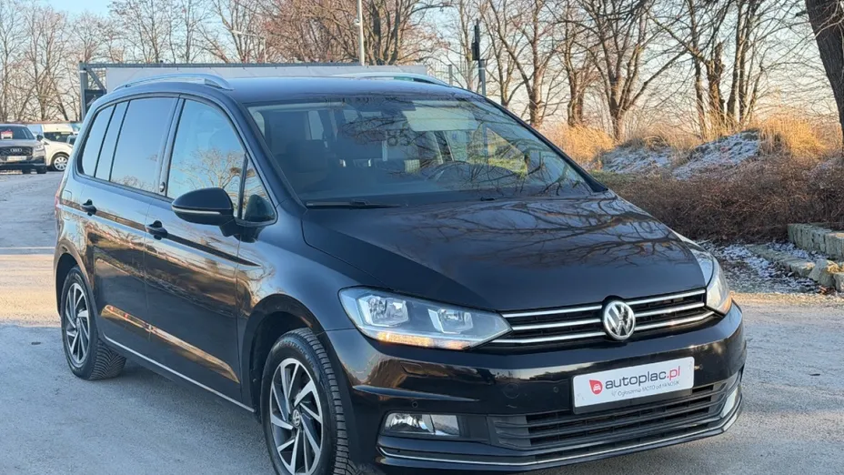 VOLKSWAGEN Touran -