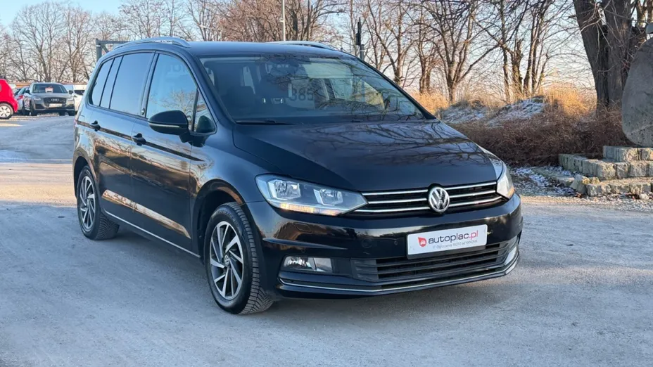 VOLKSWAGEN Touran -