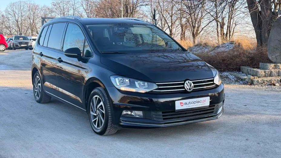 VOLKSWAGEN Touran -