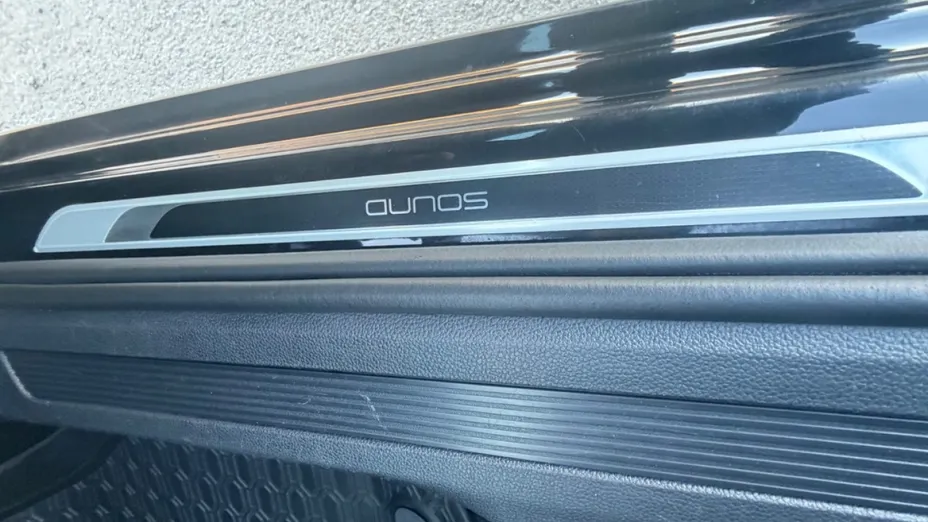 VOLKSWAGEN Touran -