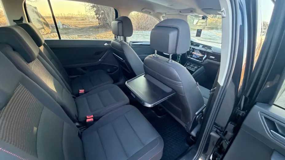 VOLKSWAGEN Touran -