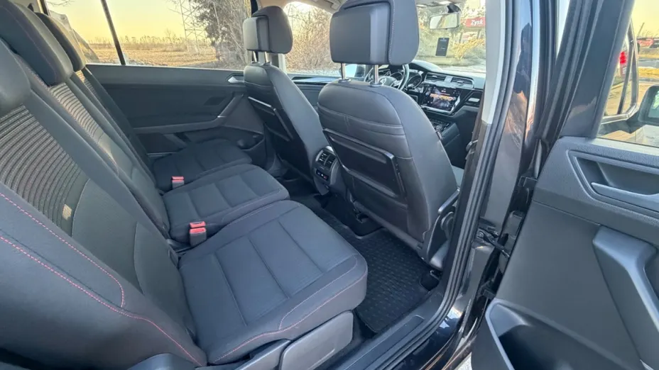 VOLKSWAGEN Touran -