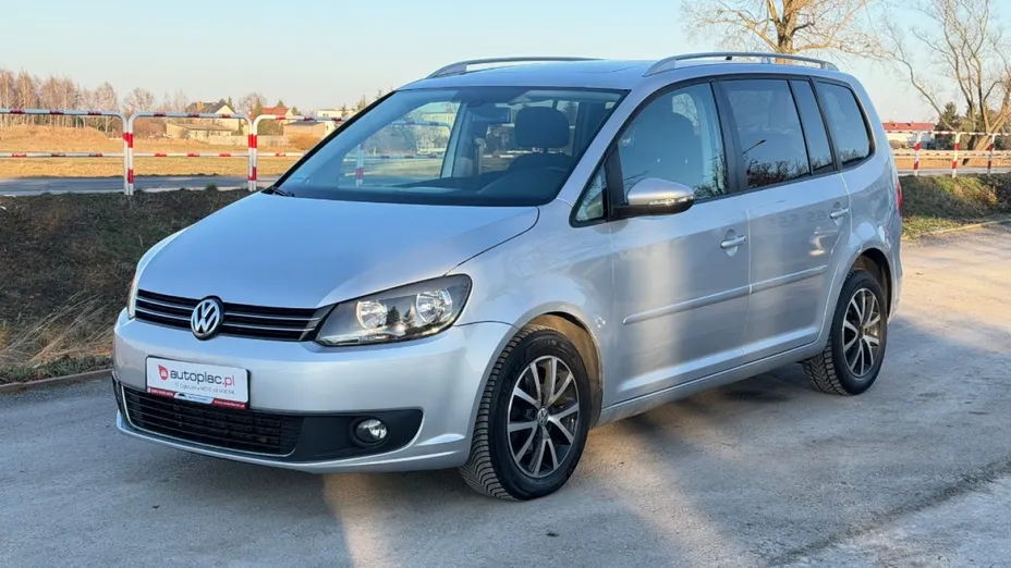 VOLKSWAGEN Touran -