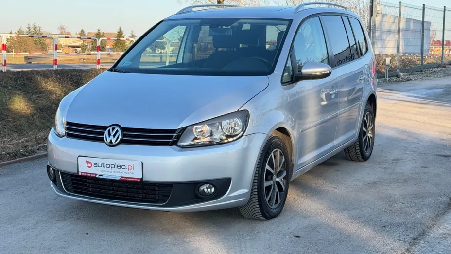 VOLKSWAGEN Touran -