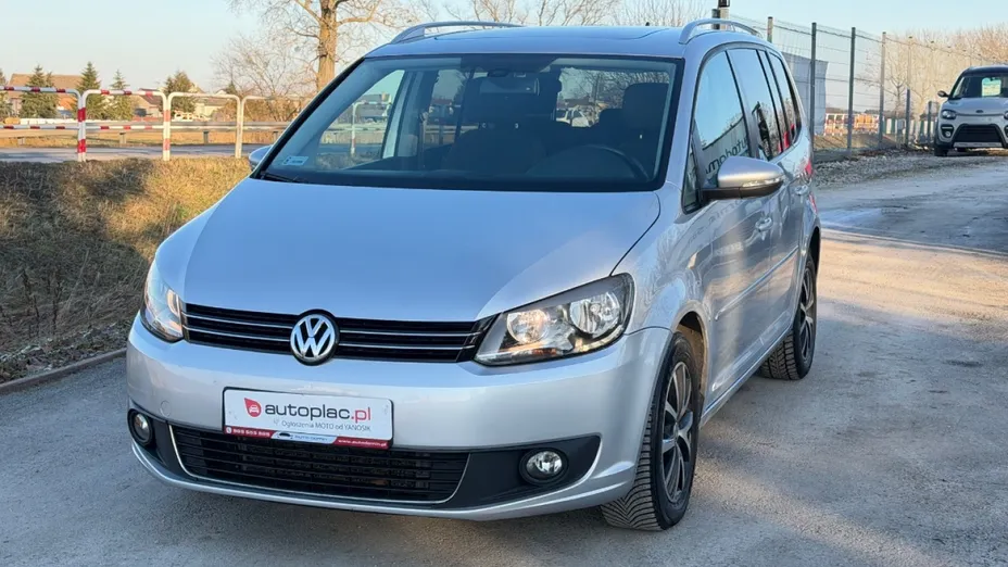 VOLKSWAGEN Touran -
