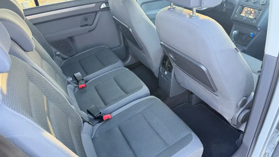 VOLKSWAGEN Touran -