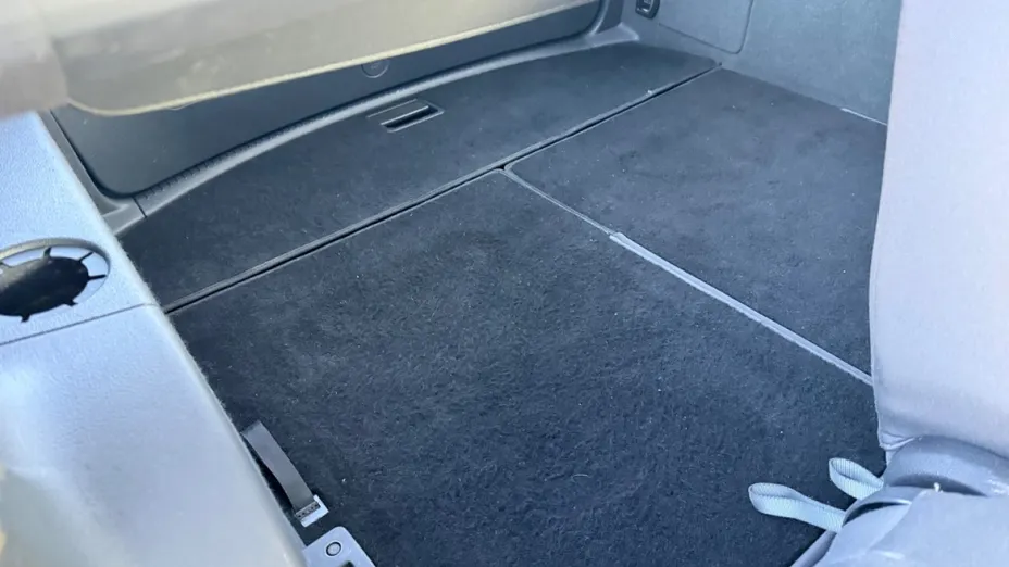 VOLKSWAGEN Touran -