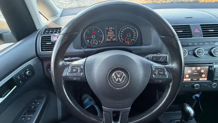 VOLKSWAGEN Touran -