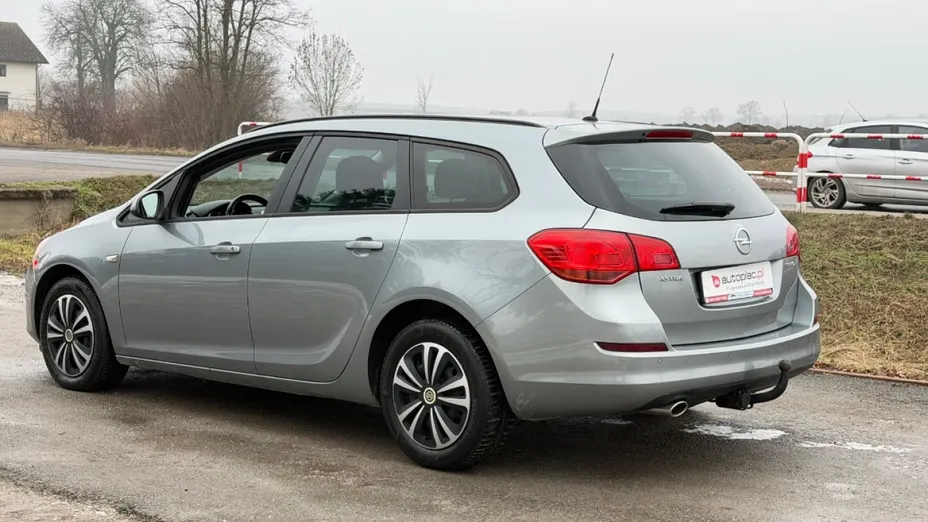 OPEL Astra -