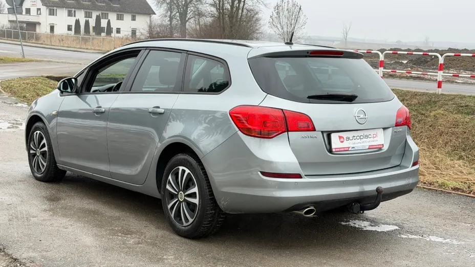 OPEL Astra -