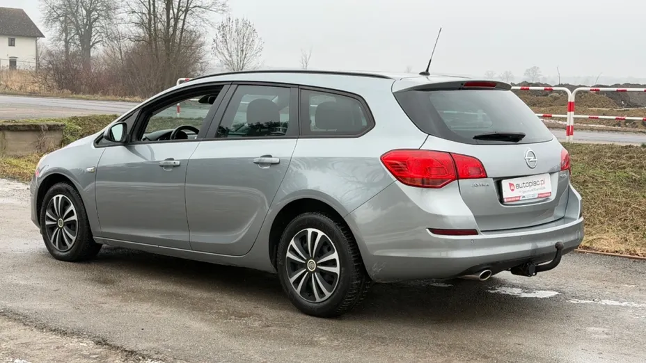 OPEL Astra -