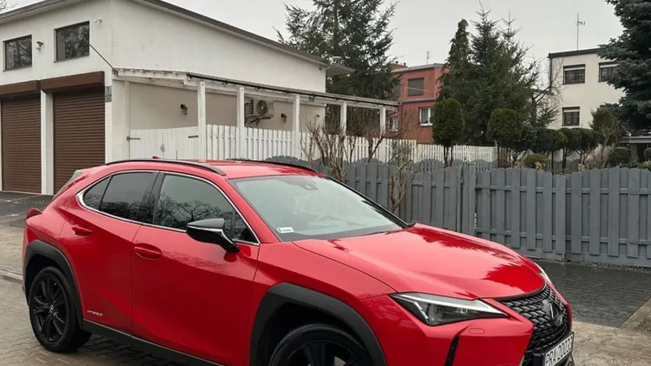 LEXUS UX -