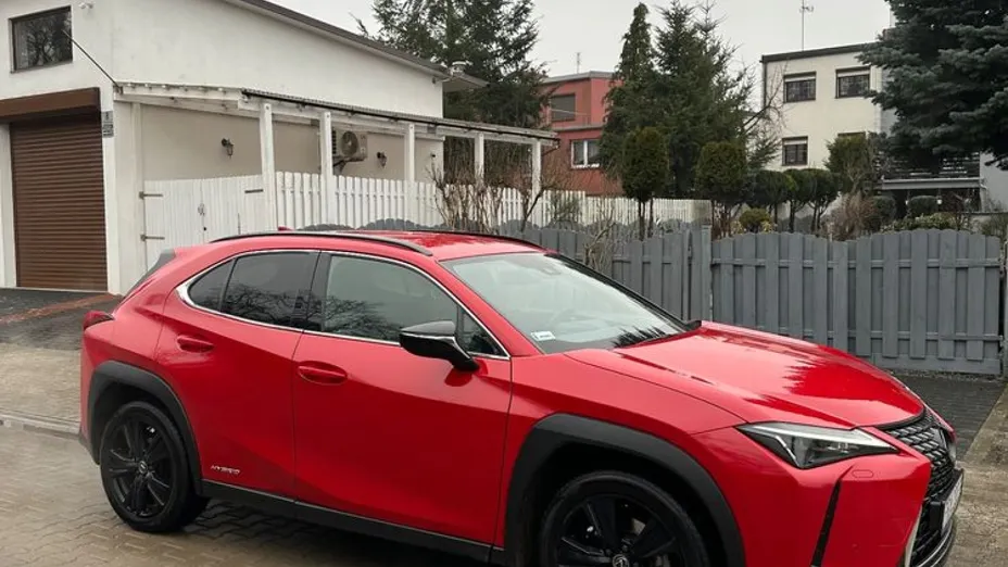 LEXUS UX -