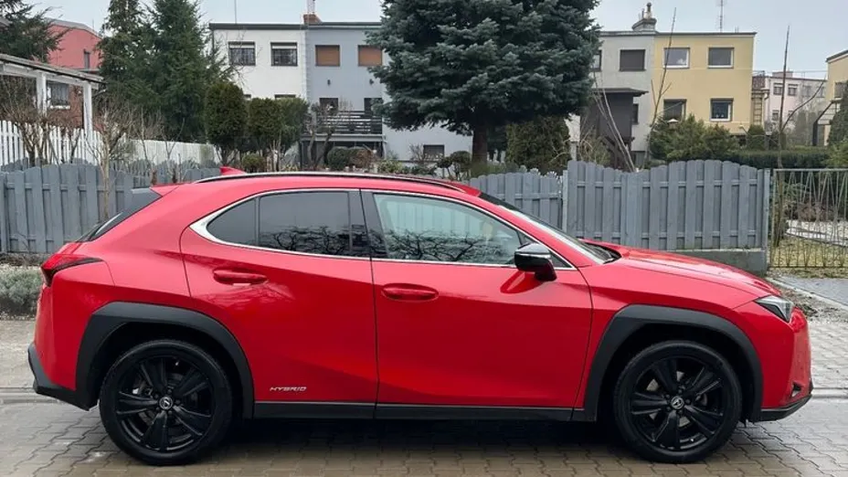 LEXUS UX -
