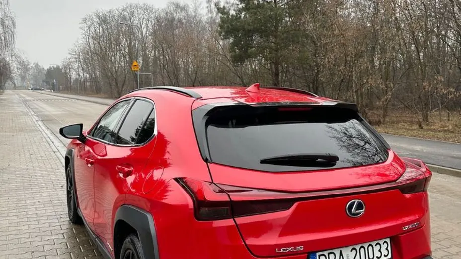 LEXUS UX -