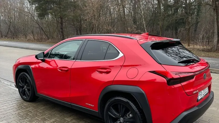 LEXUS UX -