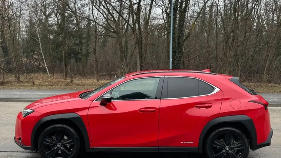 LEXUS UX -