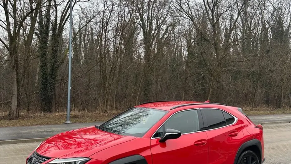 LEXUS UX -