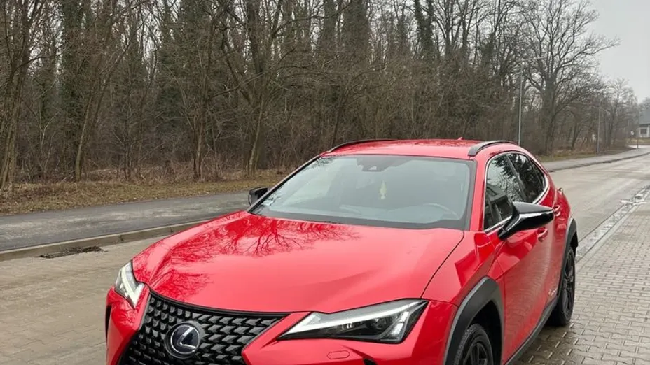 LEXUS UX -
