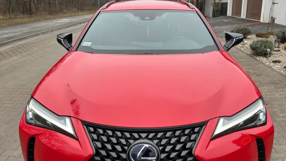 LEXUS UX -