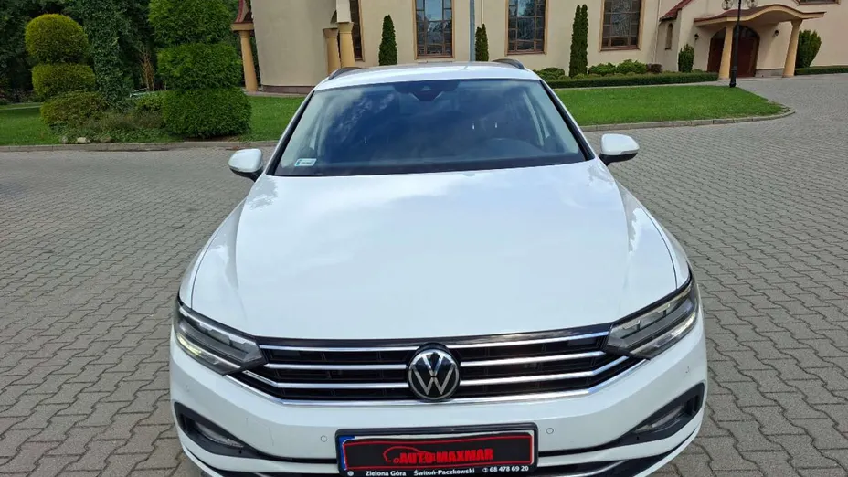 VOLKSWAGEN Passat -