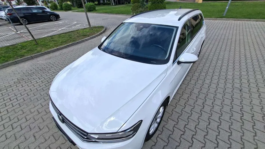 VOLKSWAGEN Passat -