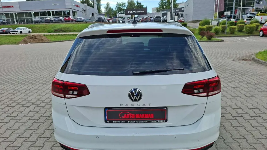 VOLKSWAGEN Passat -