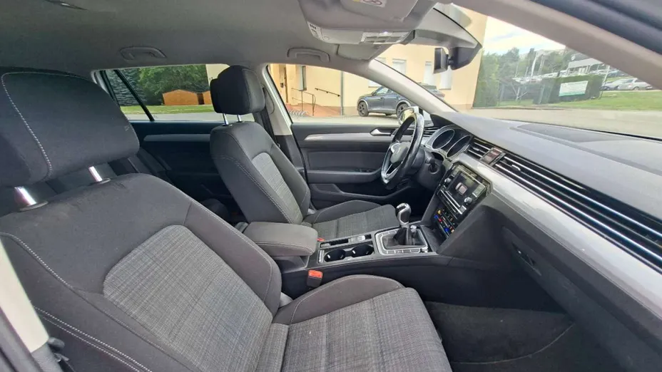VOLKSWAGEN Passat -