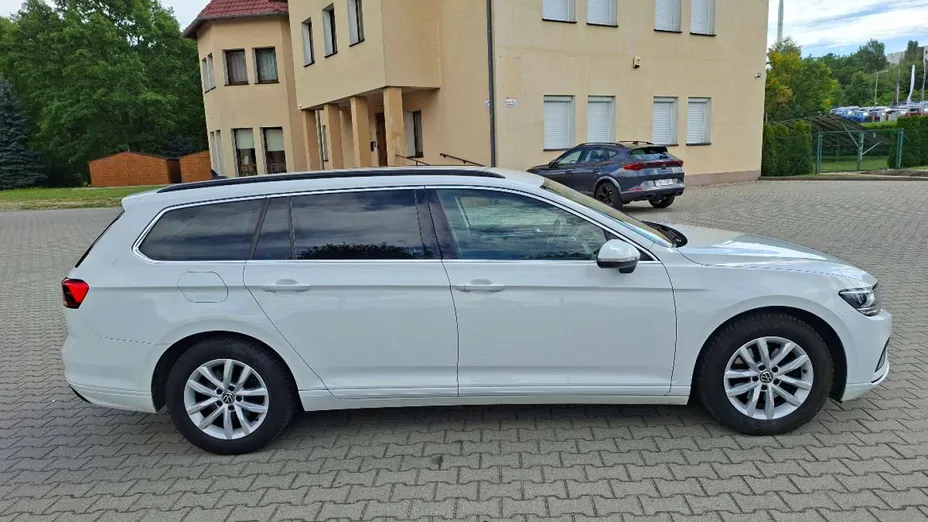 VOLKSWAGEN Passat -