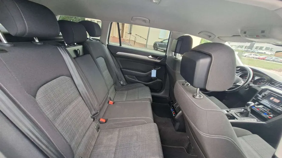 VOLKSWAGEN Passat -