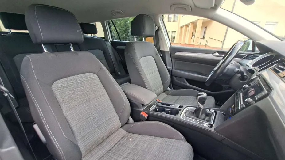 VOLKSWAGEN Passat -
