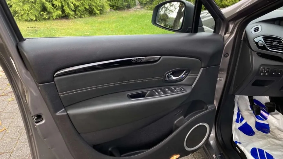 RENAULT Grand Scenic -
