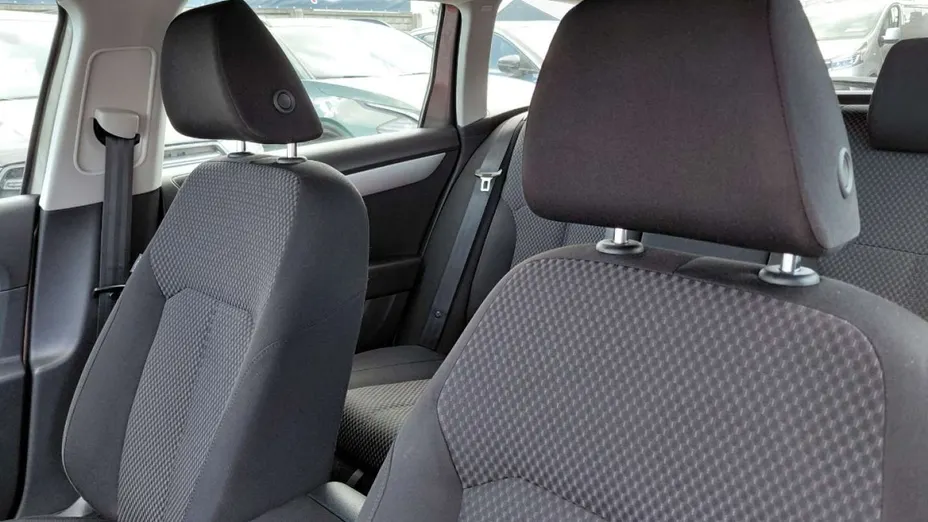 VOLKSWAGEN Passat -