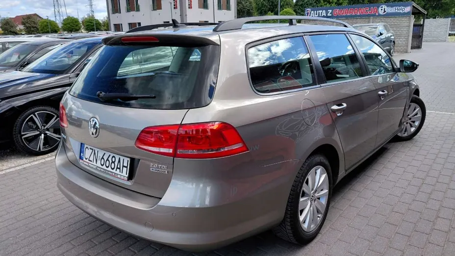 VOLKSWAGEN Passat -