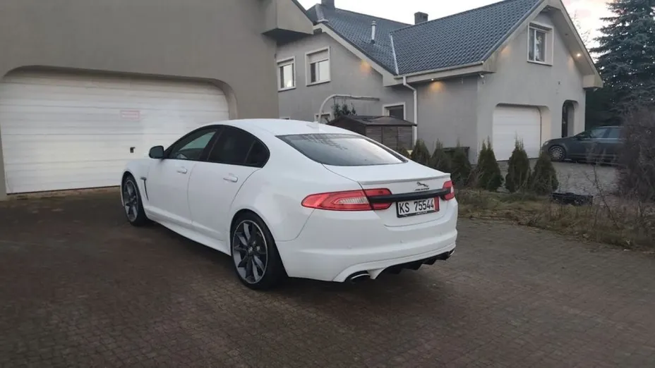 JAGUAR XF -