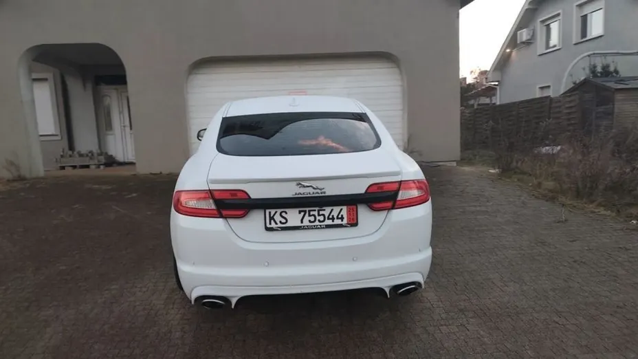 JAGUAR XF -