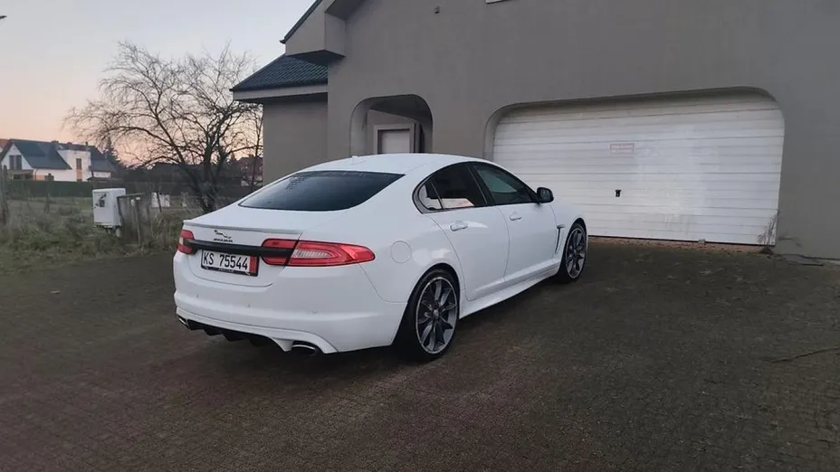 JAGUAR XF -
