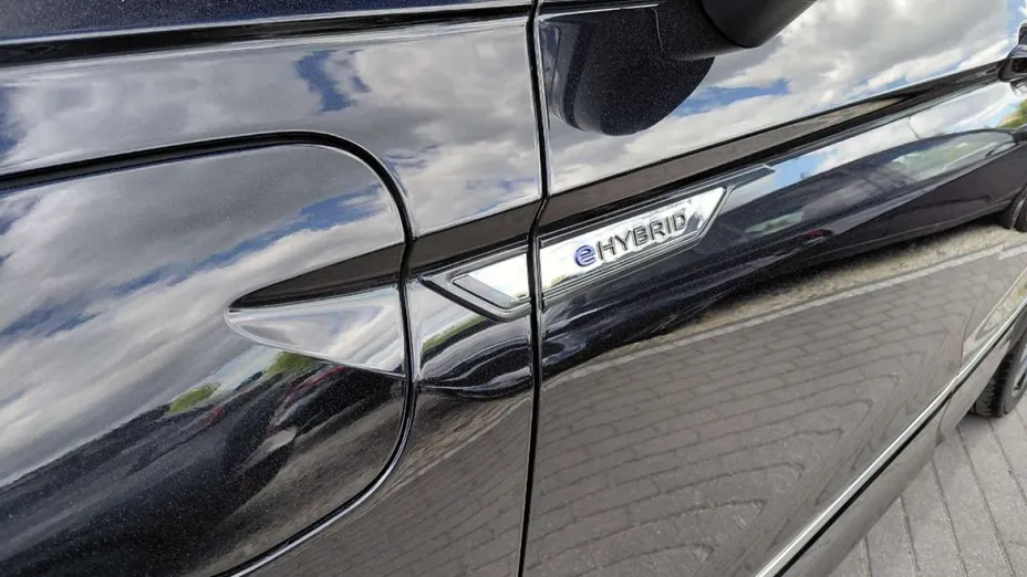 VOLKSWAGEN Tiguan -