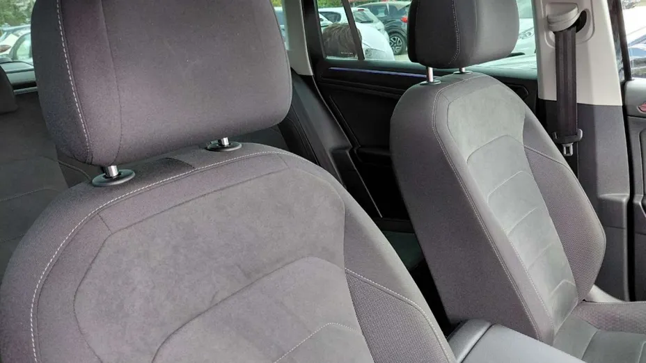 VOLKSWAGEN Tiguan -