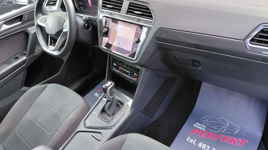 VOLKSWAGEN Tiguan -