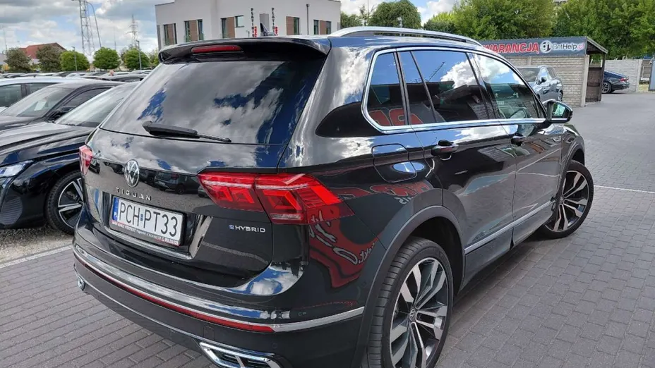 VOLKSWAGEN Tiguan -