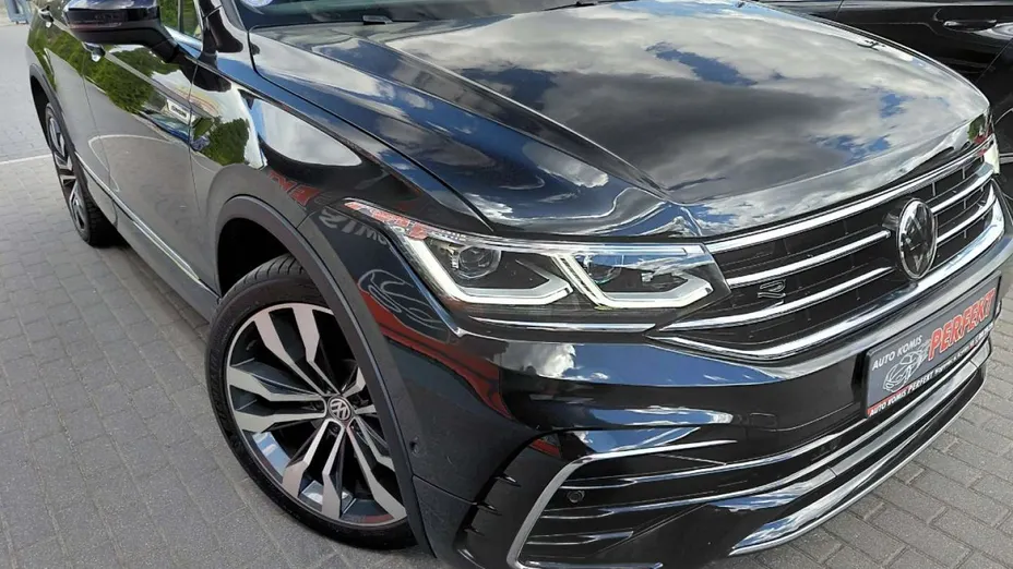 VOLKSWAGEN Tiguan -