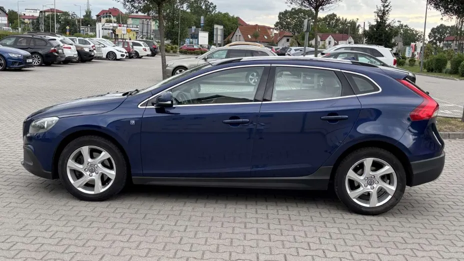 VOLVO V40 Cross Country -