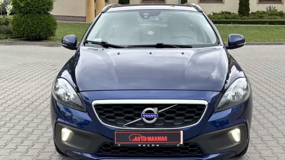 VOLVO V40 Cross Country -