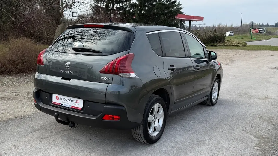 PEUGEOT 3008 -