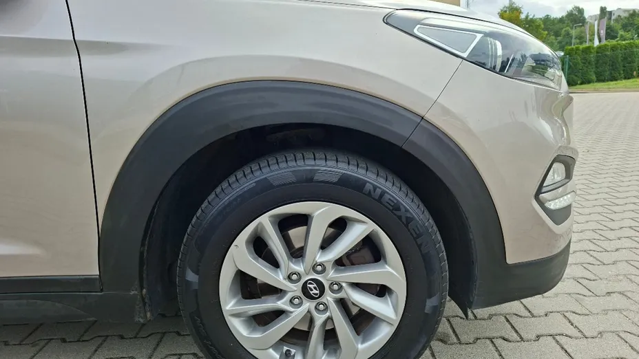 HYUNDAI Tucson -