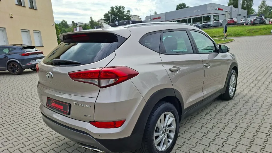 HYUNDAI Tucson -