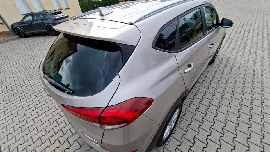 HYUNDAI Tucson -