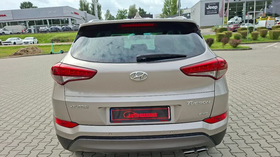 HYUNDAI Tucson -
